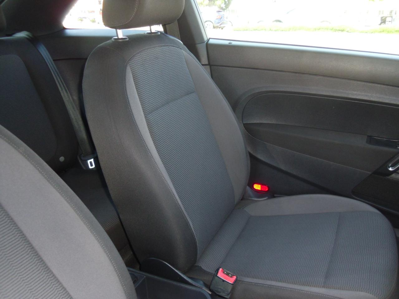 Volkswagen Beetle 2dr Cpe Auto Entry PZEV *Ltd Avail* 2012