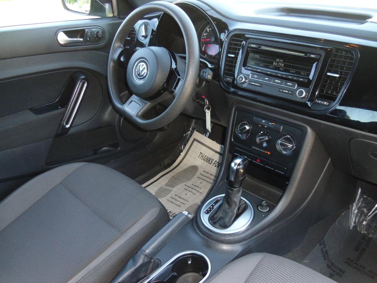 Volkswagen Beetle 2dr Cpe Auto Entry PZEV *Ltd Avail* 2012