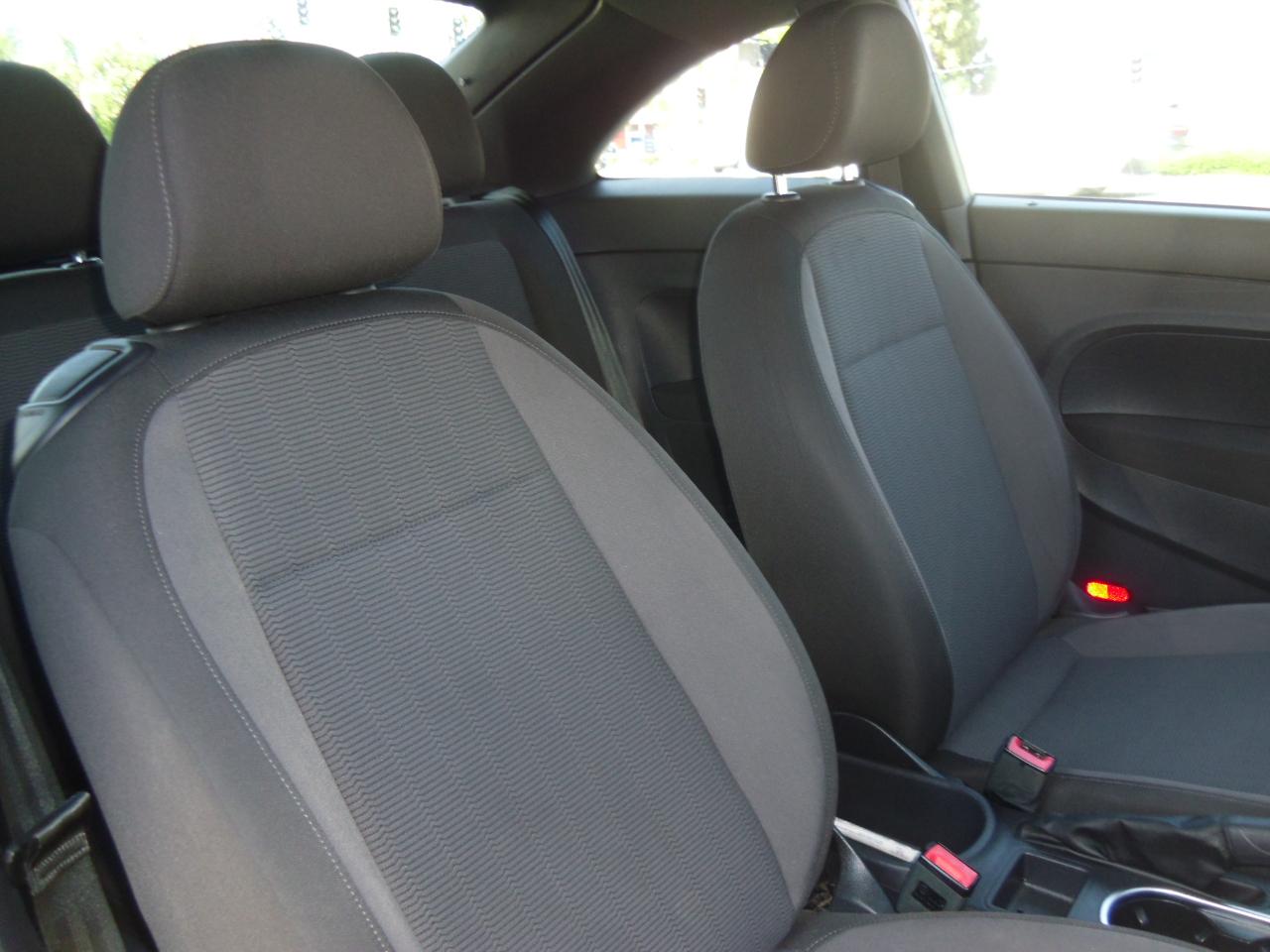 Volkswagen Beetle 2dr Cpe Auto Entry PZEV *Ltd Avail* 2012