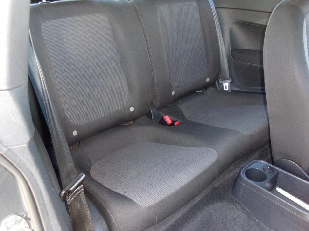 Volkswagen Beetle 2dr Cpe Auto Entry PZEV *Ltd Avail* 2012