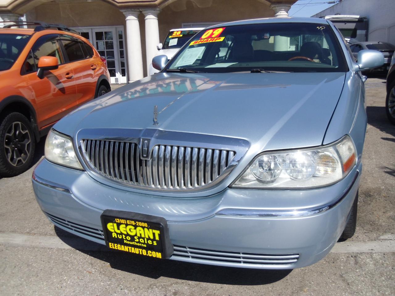 Lincoln Town Car 4dr Sdn Signature Limited 2009