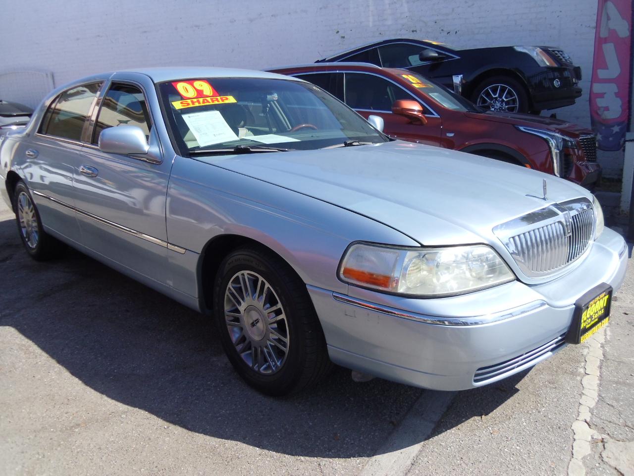 Lincoln Town Car 4dr Sdn Signature Limited 2009