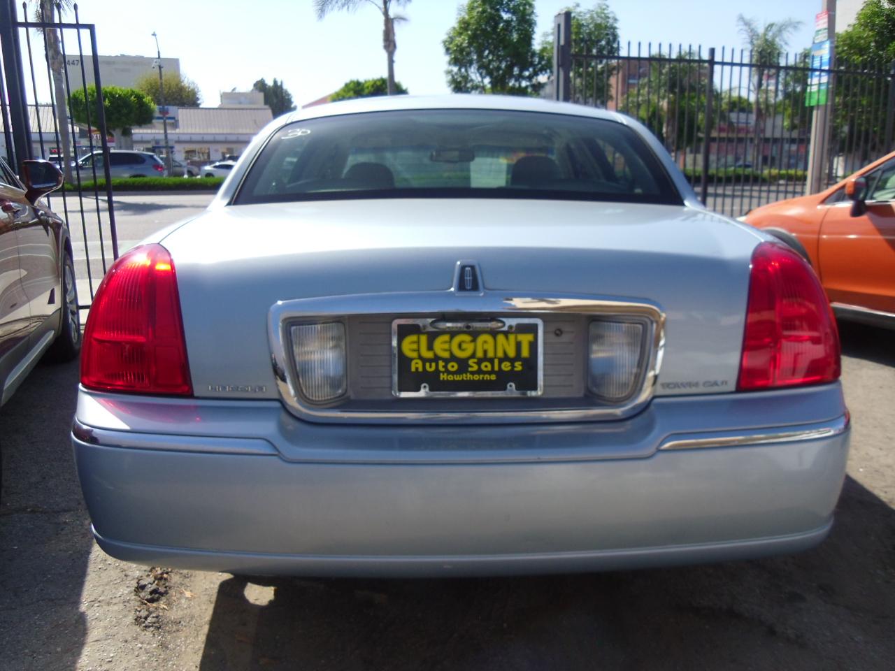 Lincoln Town Car 4dr Sdn Signature Limited 2009