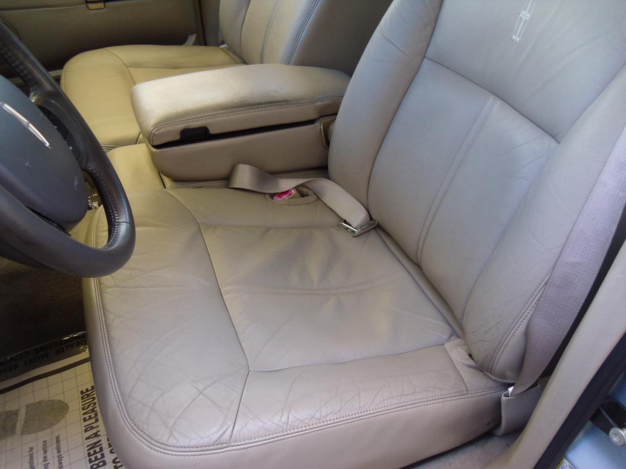 Lincoln Town Car 4dr Sdn Signature Limited 2009
