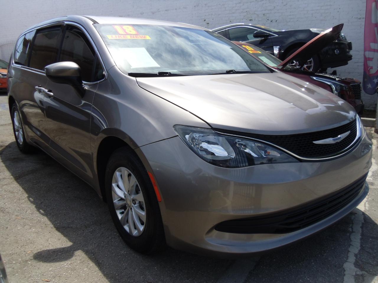 Chrysler Pacifica LX FWD 2018