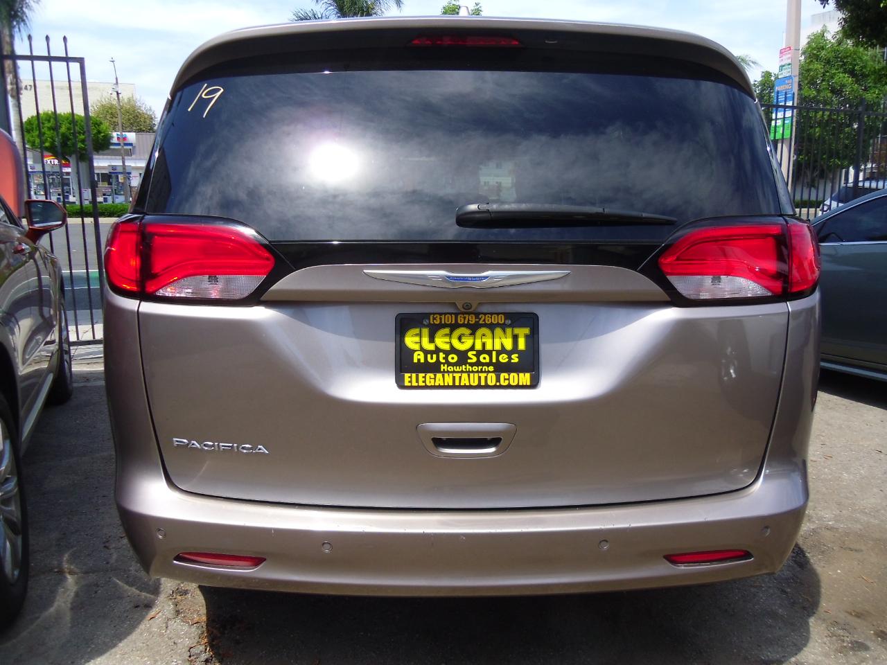 Chrysler Pacifica LX FWD 2018