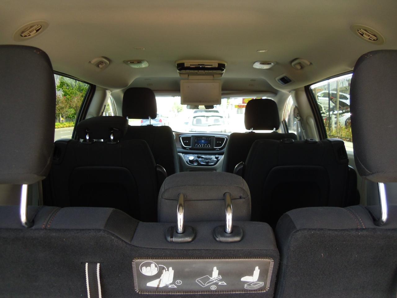 Chrysler Pacifica LX FWD 2018