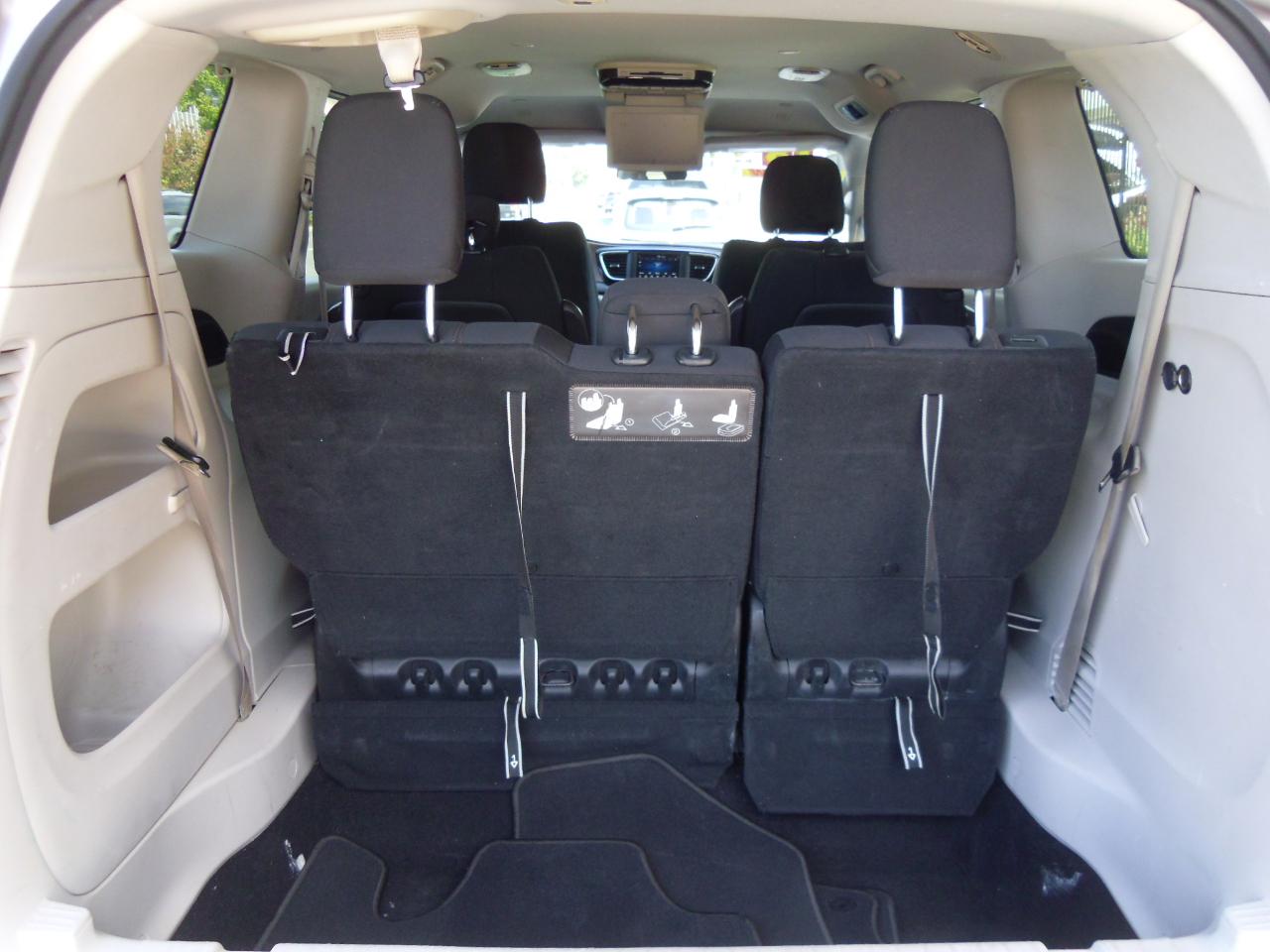 Chrysler Pacifica LX FWD 2018