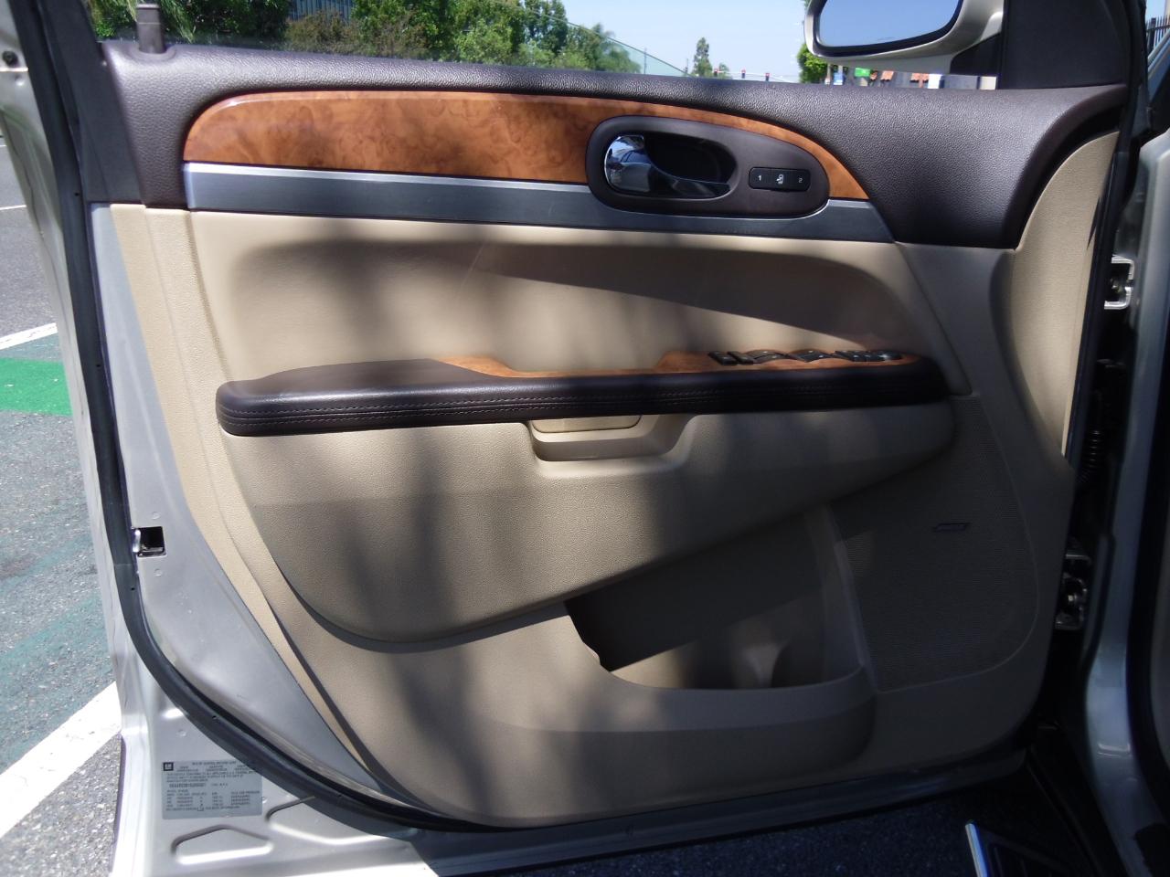 Buick Enclave FWD 4dr CXL 2009
