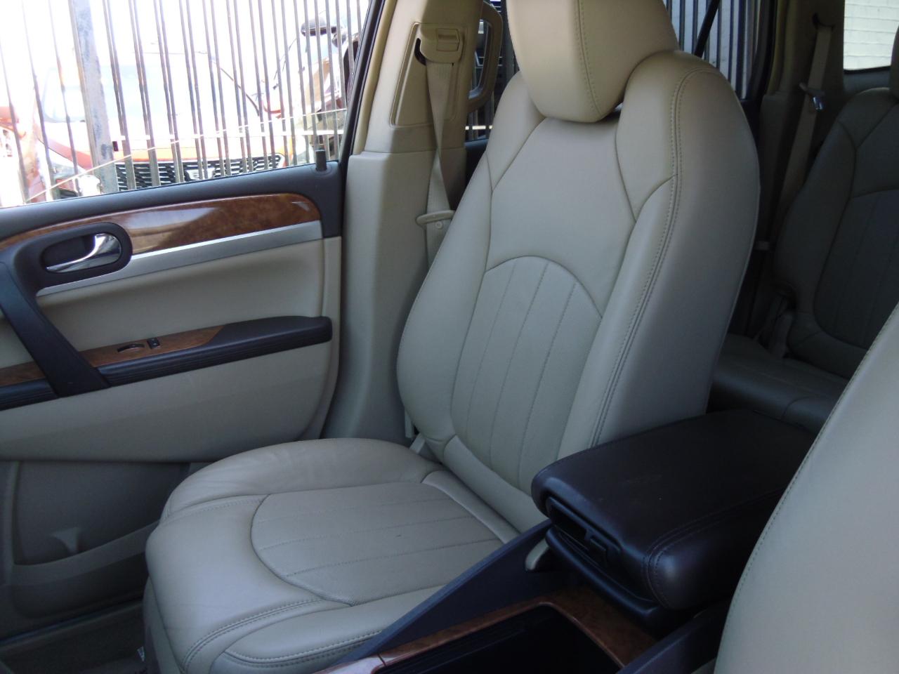 Buick Enclave FWD 4dr CXL 2009