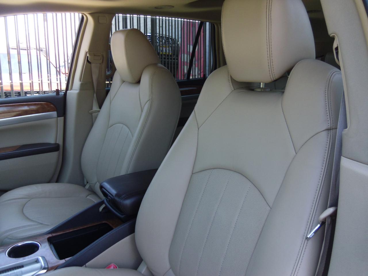 Buick Enclave FWD 4dr CXL 2009