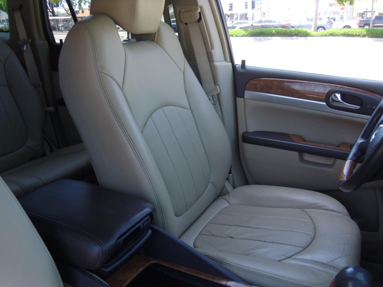 Buick Enclave FWD 4dr CXL 2009