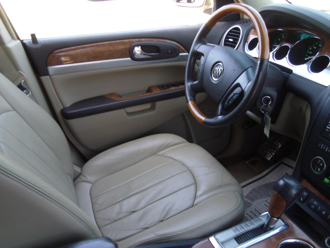 Buick Enclave FWD 4dr CXL 2009