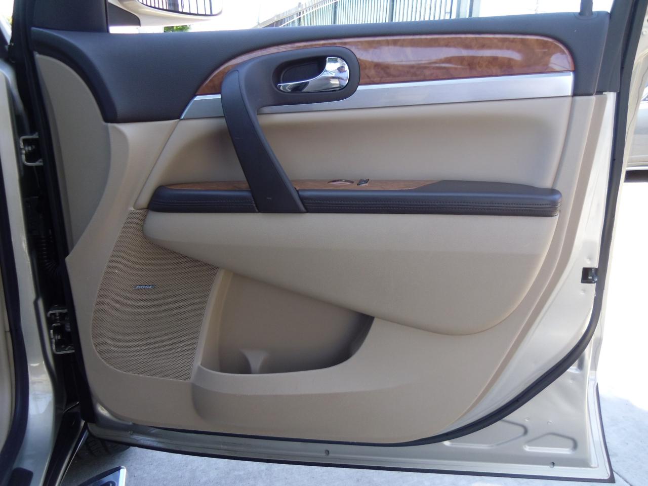 Buick Enclave FWD 4dr CXL 2009