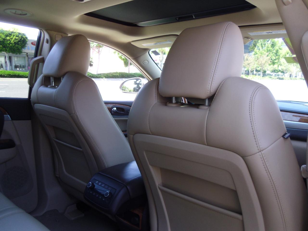 Buick Enclave FWD 4dr CXL 2009