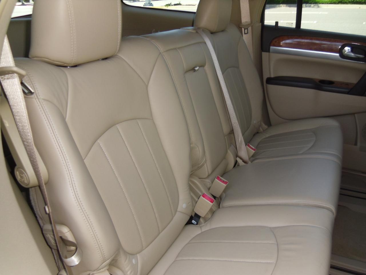 Buick Enclave FWD 4dr CXL 2009