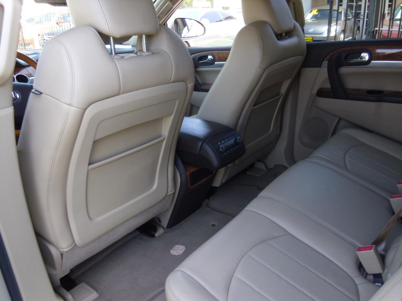 Buick Enclave FWD 4dr CXL 2009