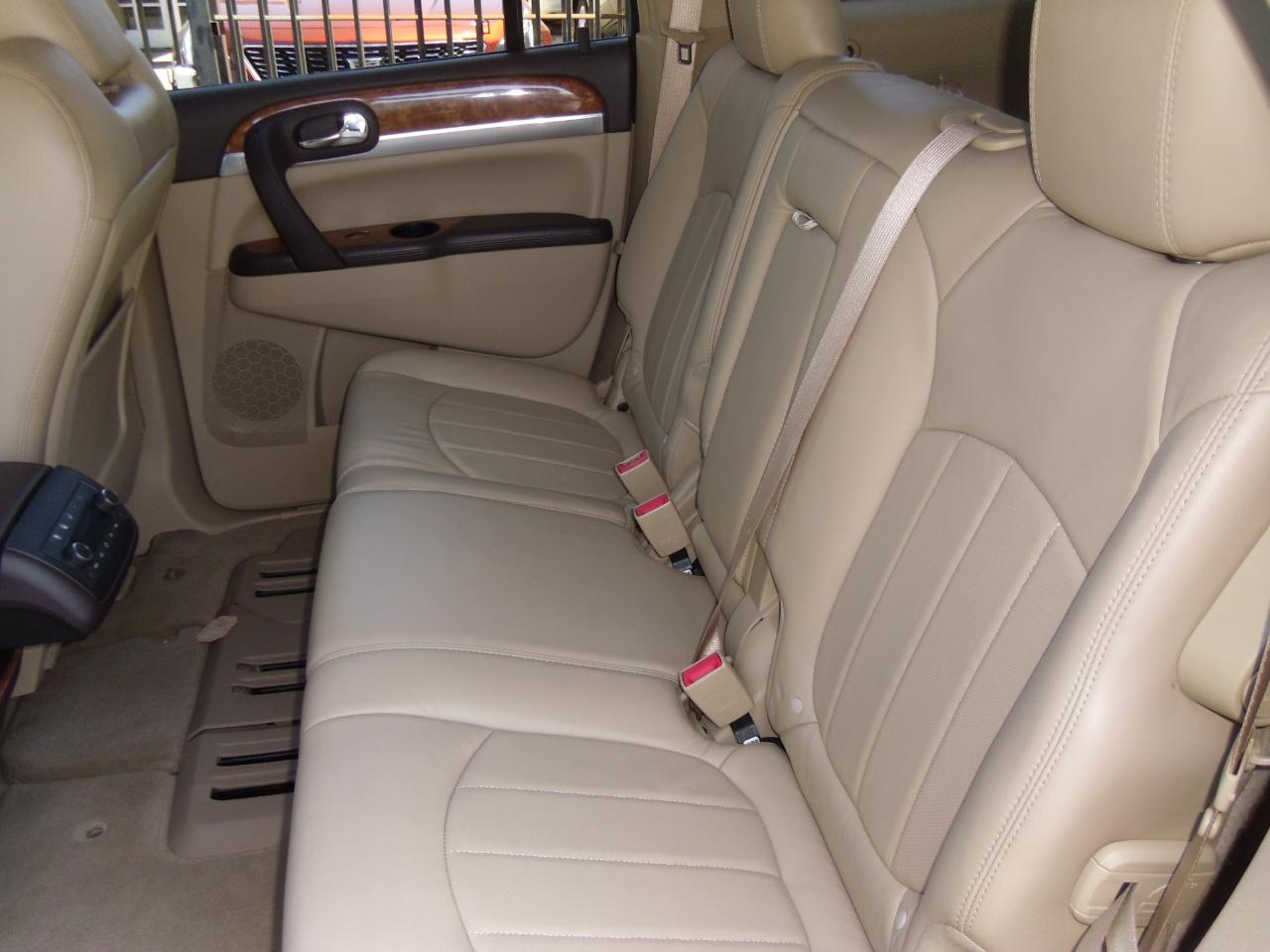 Buick Enclave FWD 4dr CXL 2009