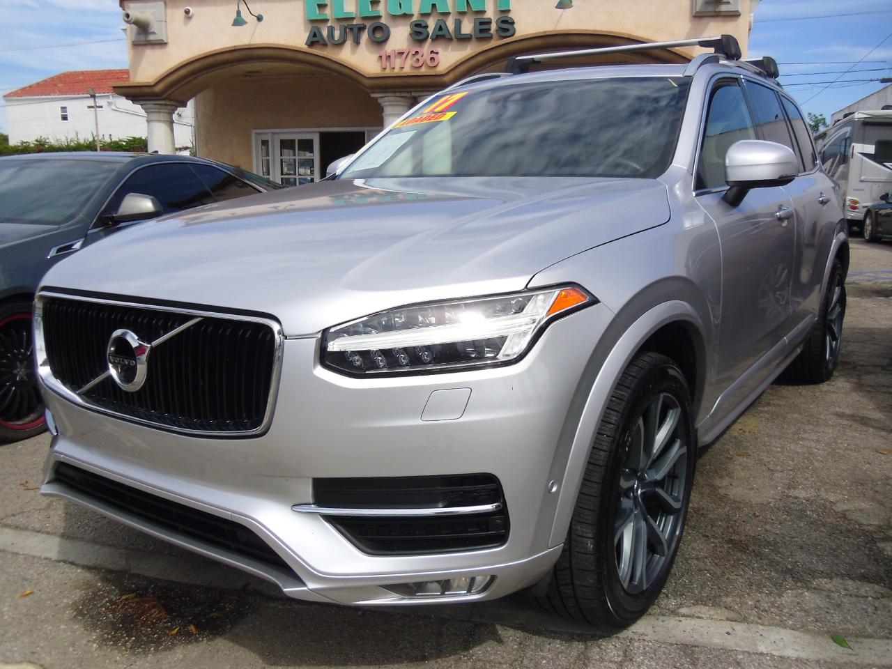 Volvo XC90 T6 AWD 7-Passenger Momentum 2017