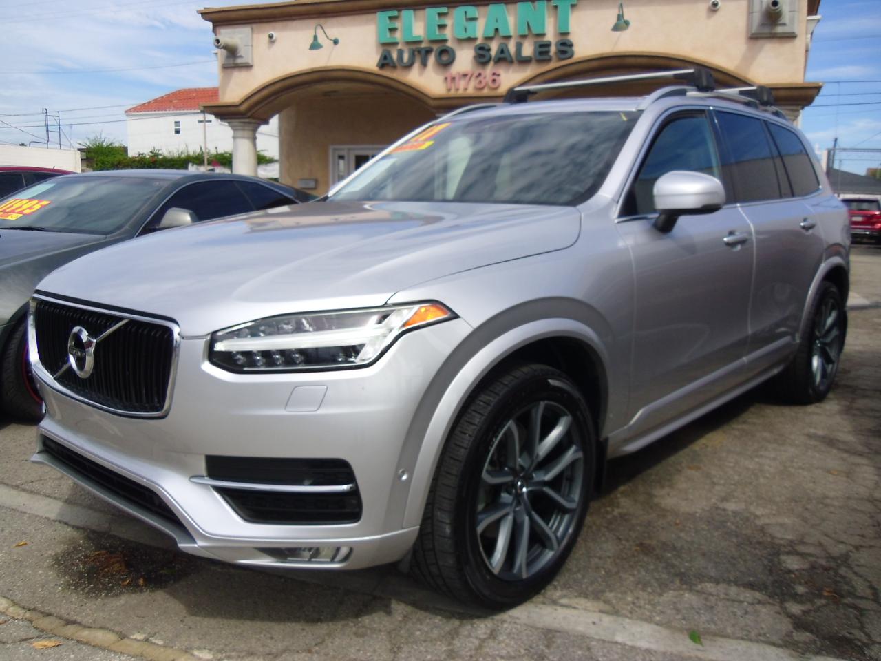 Volvo XC90 T6 AWD 7-Passenger Momentum 2017