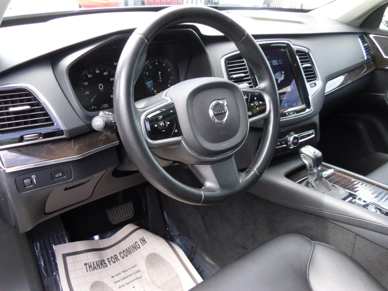 Volvo XC90 T6 AWD 7-Passenger Momentum 2017