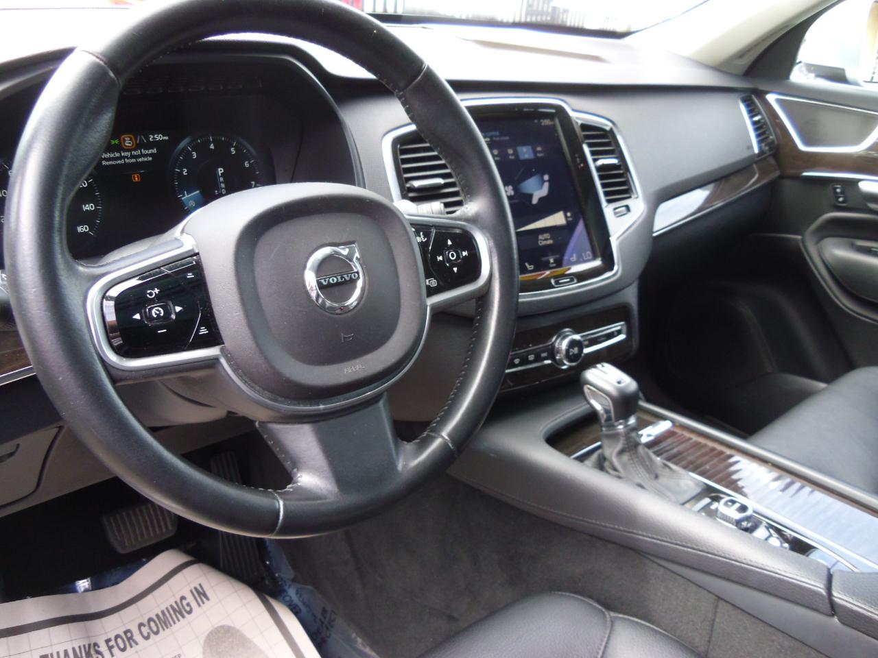 Volvo XC90 T6 AWD 7-Passenger Momentum 2017