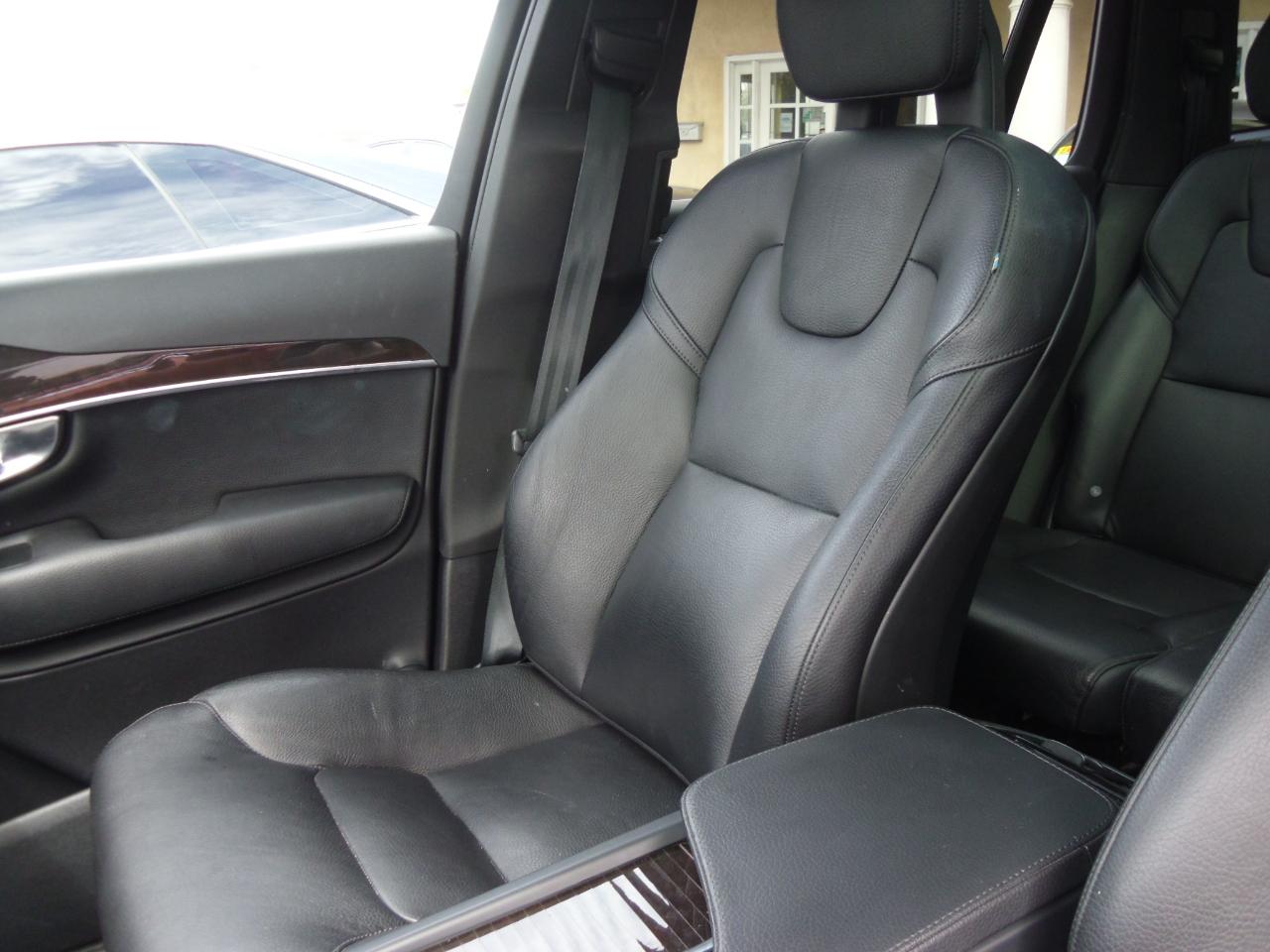 Volvo XC90 T6 AWD 7-Passenger Momentum 2017
