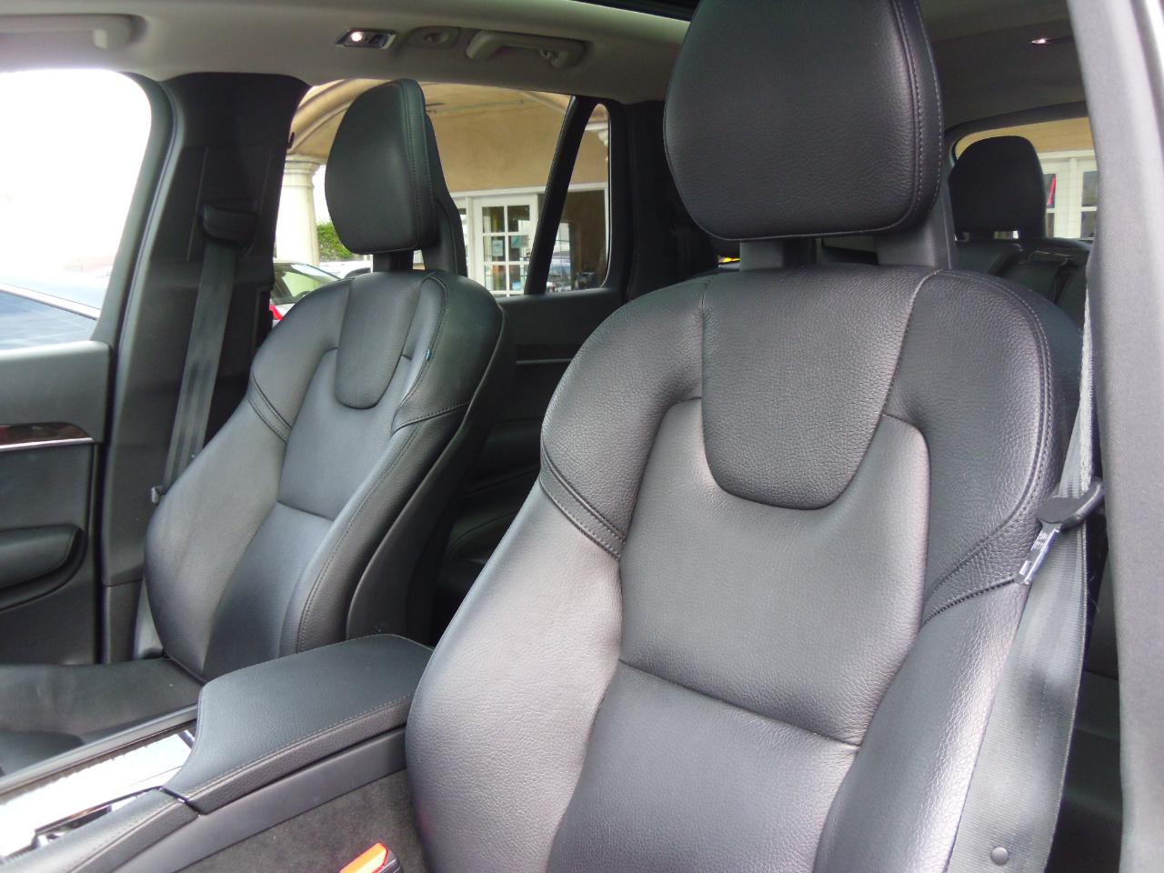 Volvo XC90 T6 AWD 7-Passenger Momentum 2017