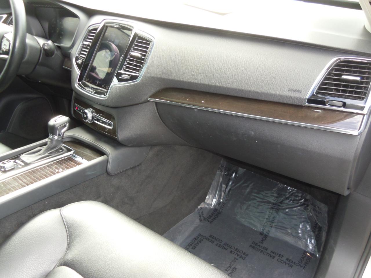 Volvo XC90 T6 AWD 7-Passenger Momentum 2017