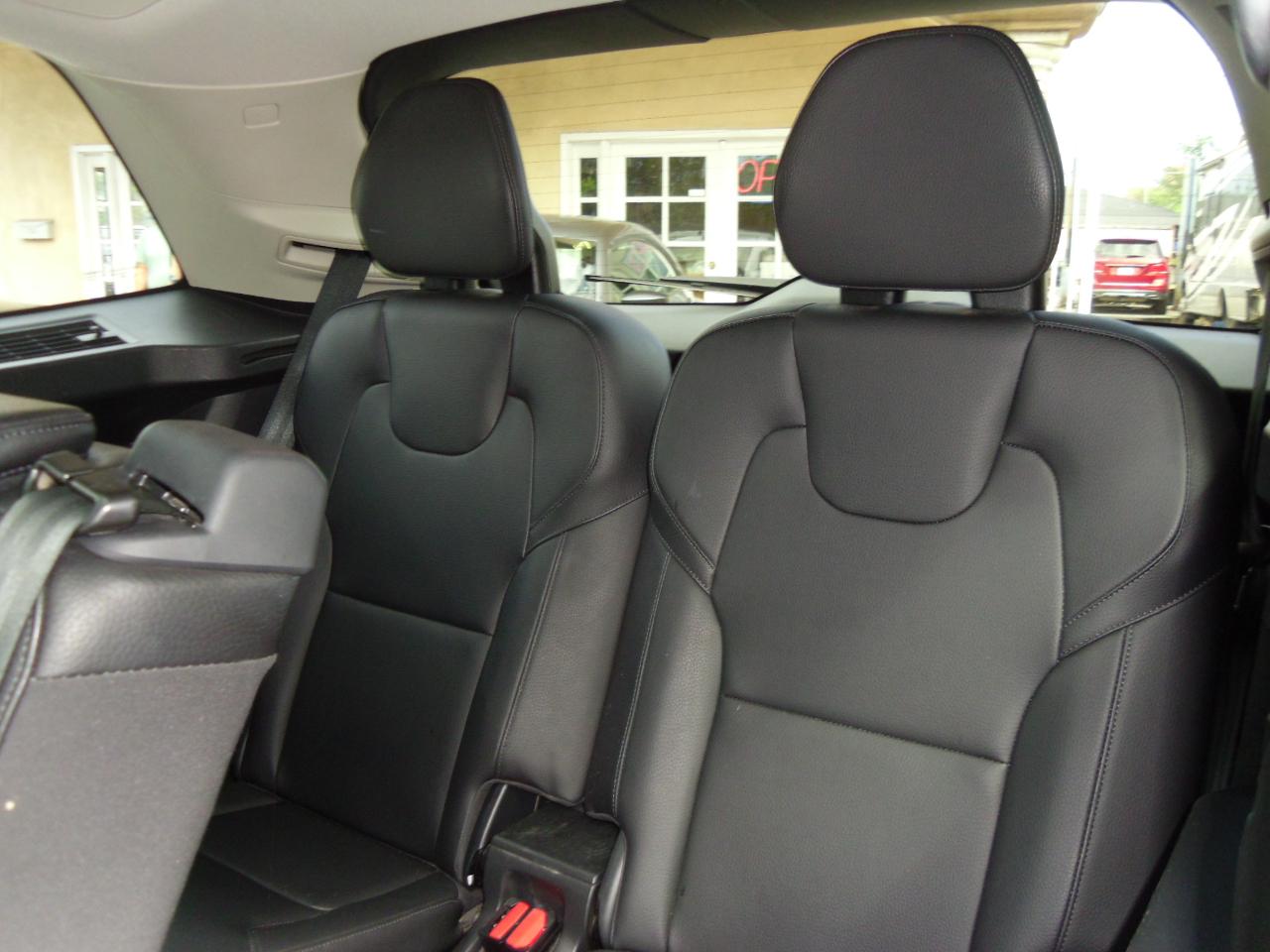 Volvo XC90 T6 AWD 7-Passenger Momentum 2017