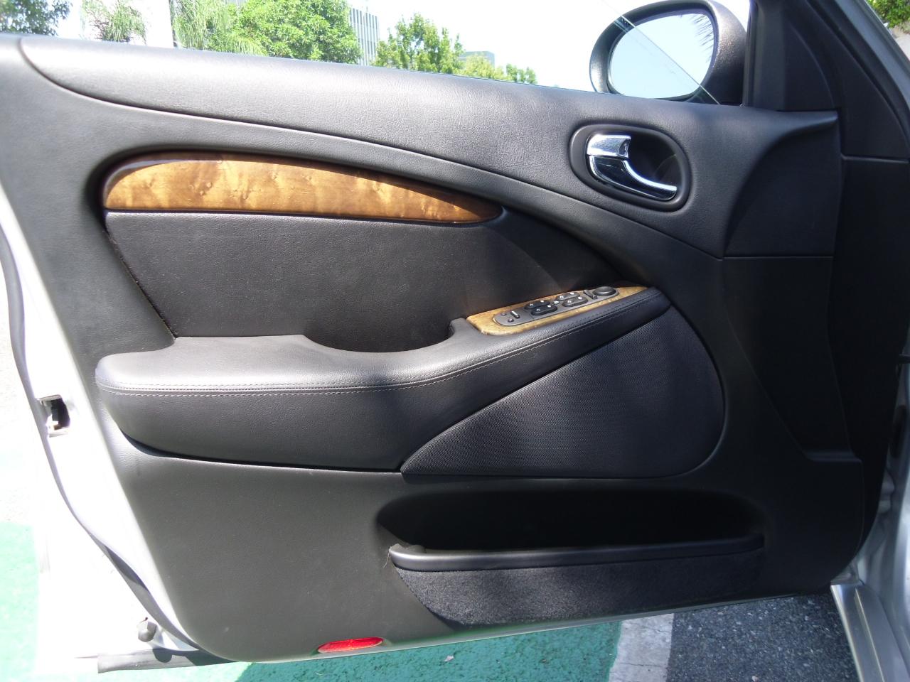 Jaguar S-Type 4dr Sdn V8 2004