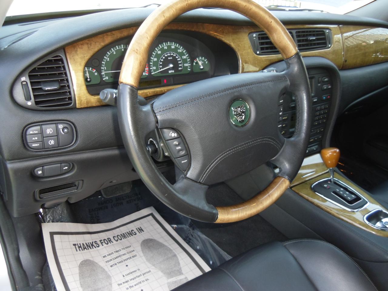 Jaguar S-Type 4dr Sdn V8 2004