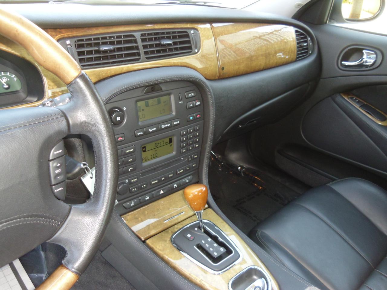 Jaguar S-Type 4dr Sdn V8 2004