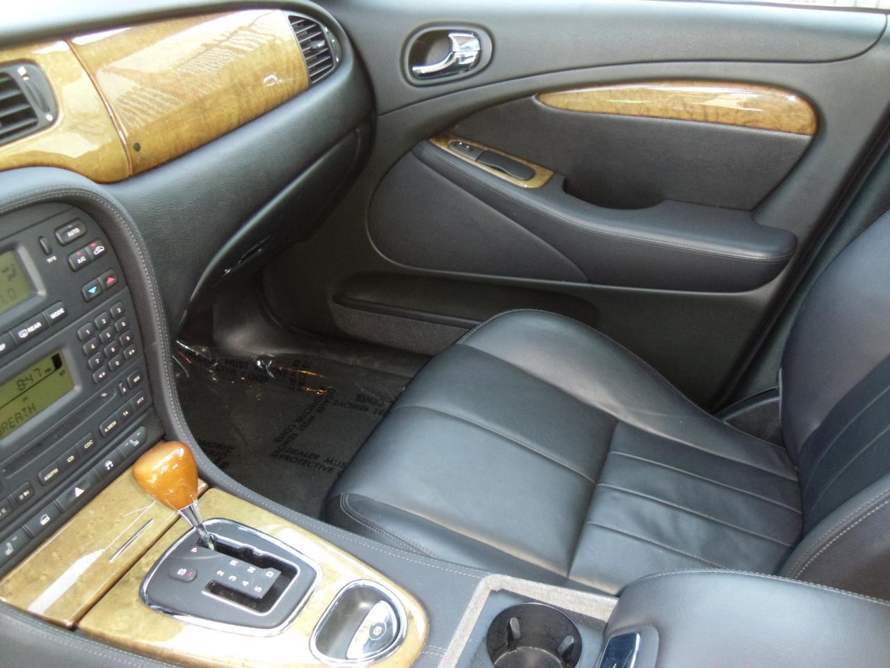 Jaguar S-Type 4dr Sdn V8 2004