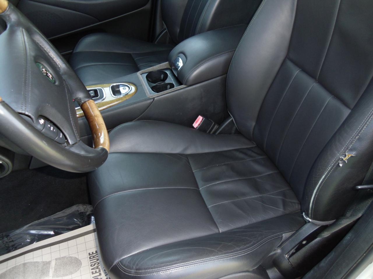 Jaguar S-Type 4dr Sdn V8 2004