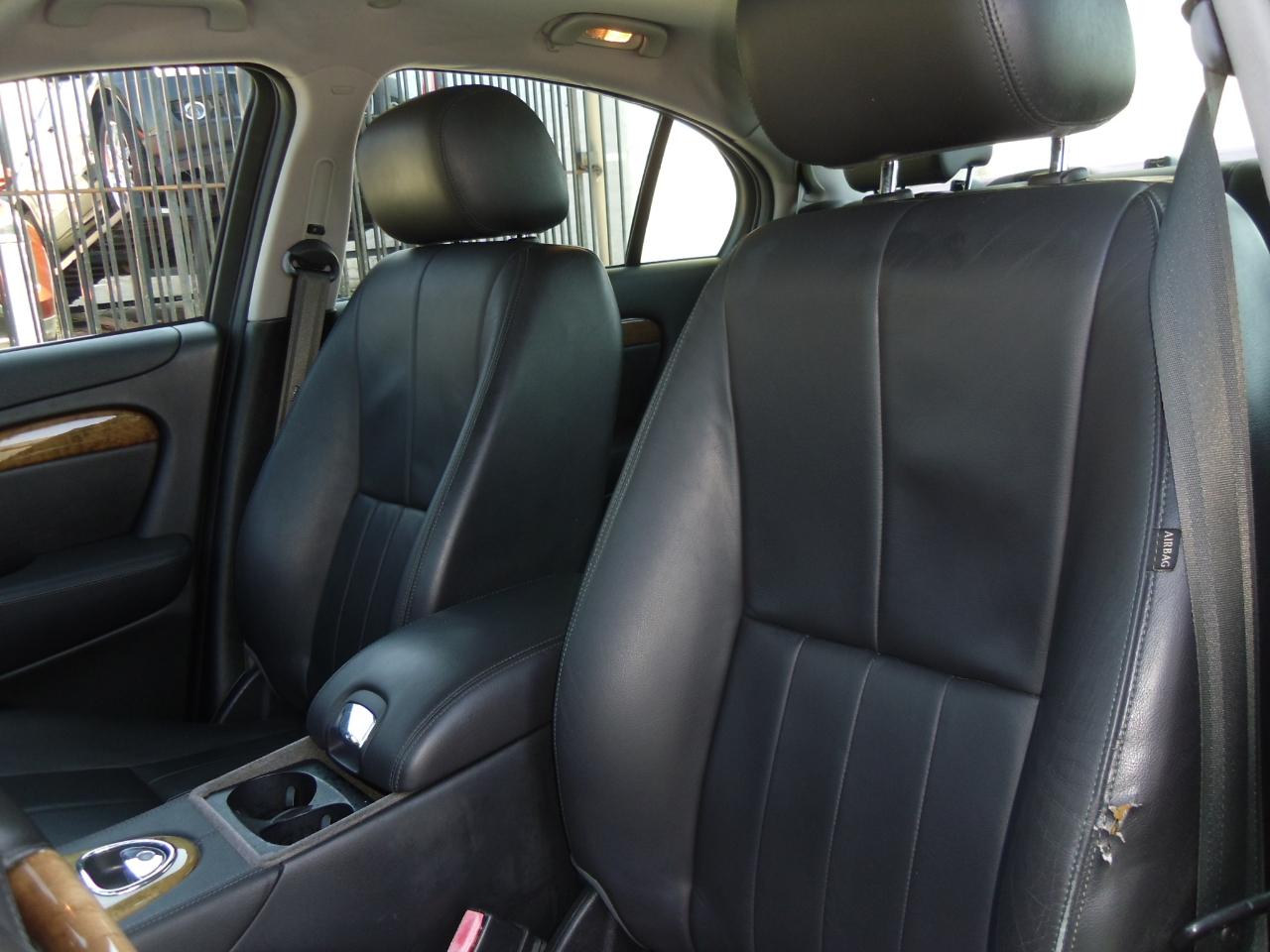 Jaguar S-Type 4dr Sdn V8 2004