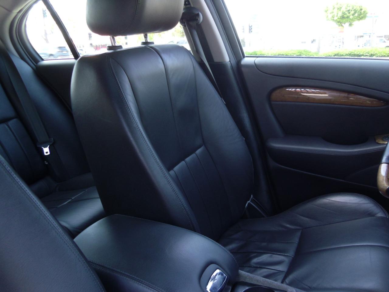 Jaguar S-Type 4dr Sdn V8 2004