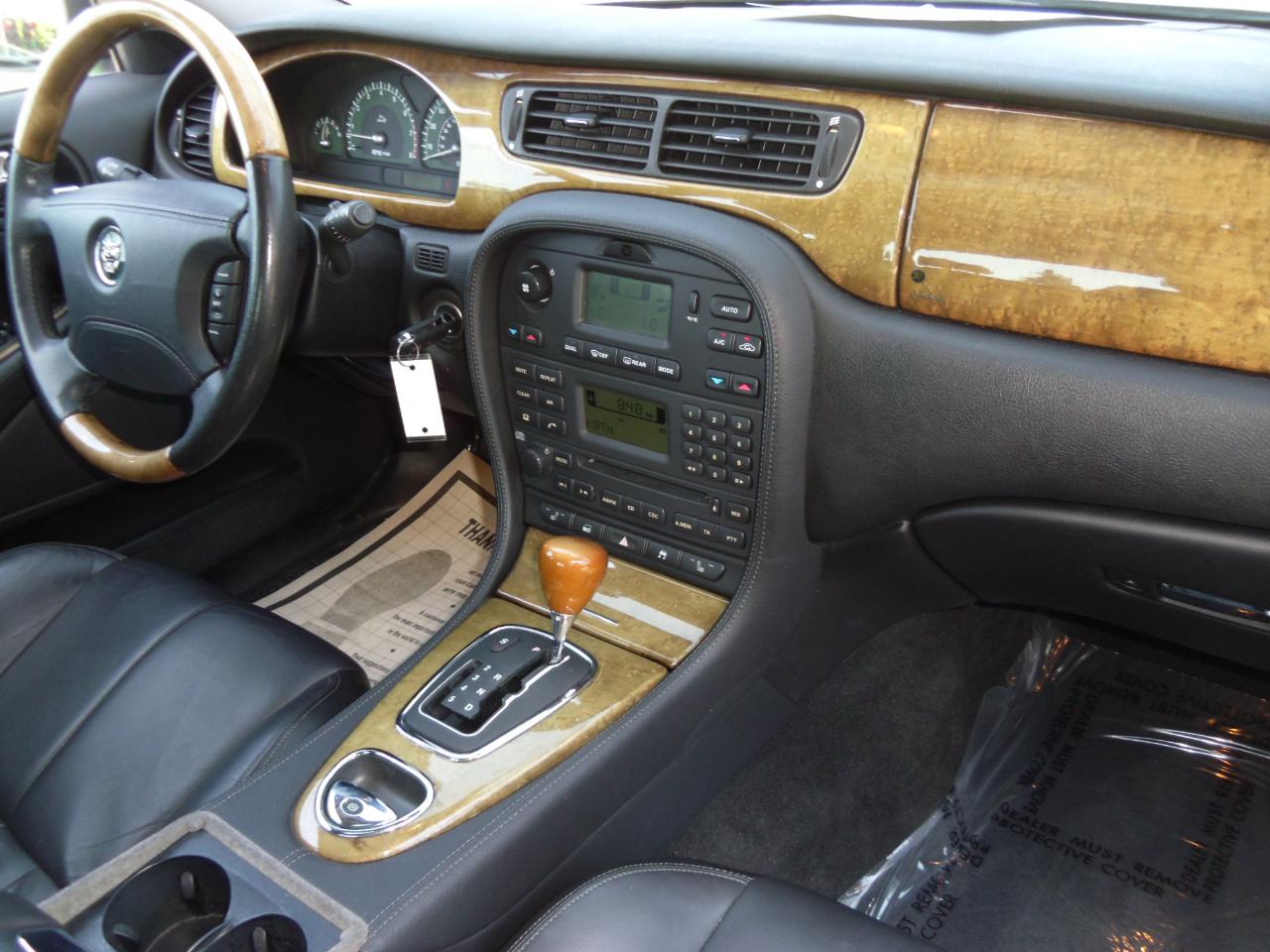 Jaguar S-Type 4dr Sdn V8 2004