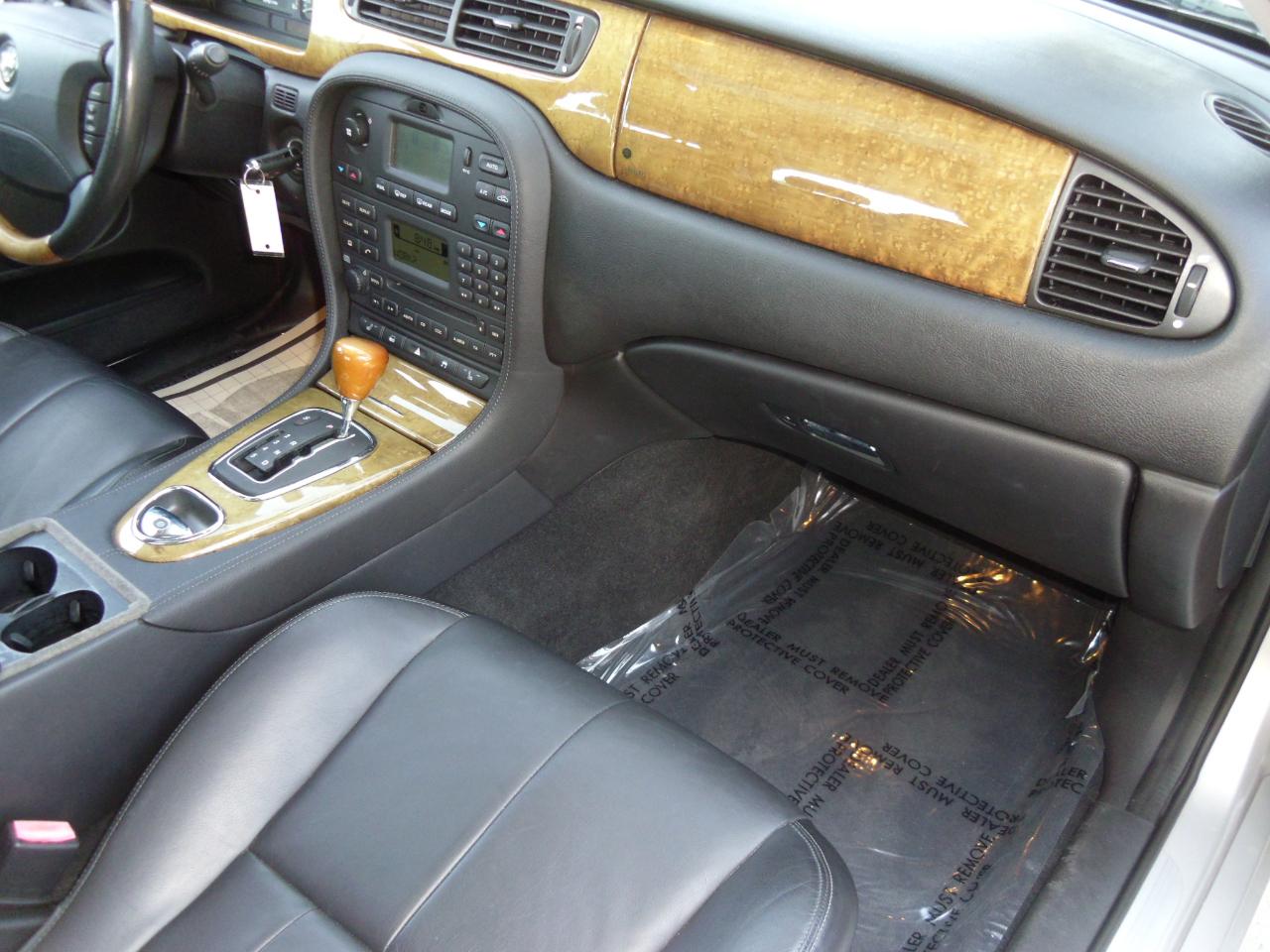 Jaguar S-Type 4dr Sdn V8 2004