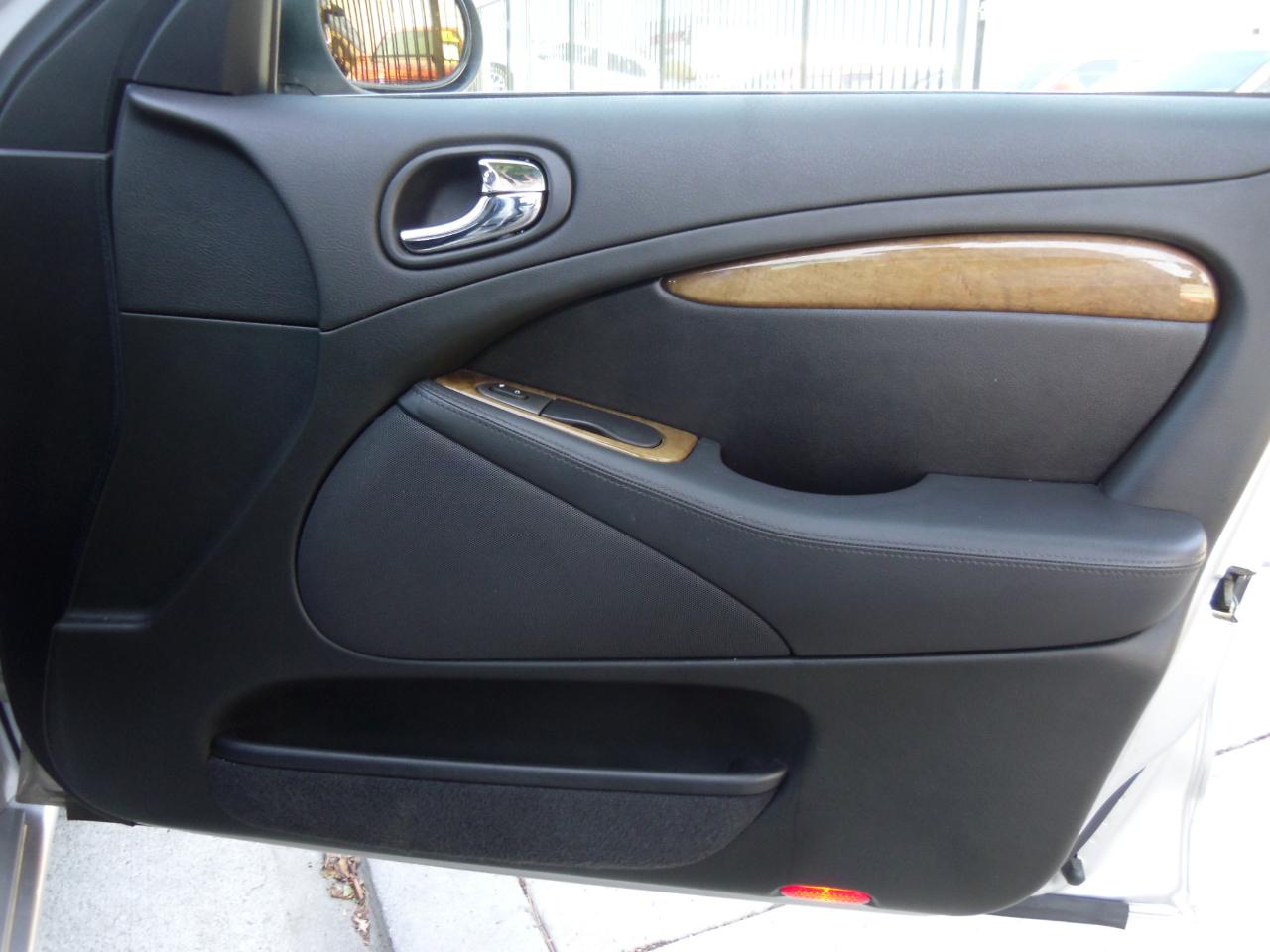 Jaguar S-Type 4dr Sdn V8 2004