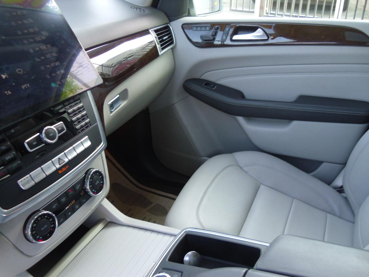 Mercedes-Benz M-Class 4MATIC 4dr ML 350 2012