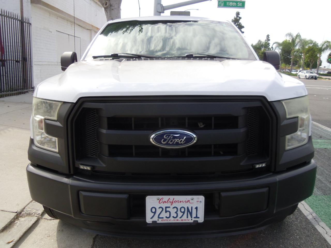 Ford F-150 2WD Reg Cab 122.5" XL 2015