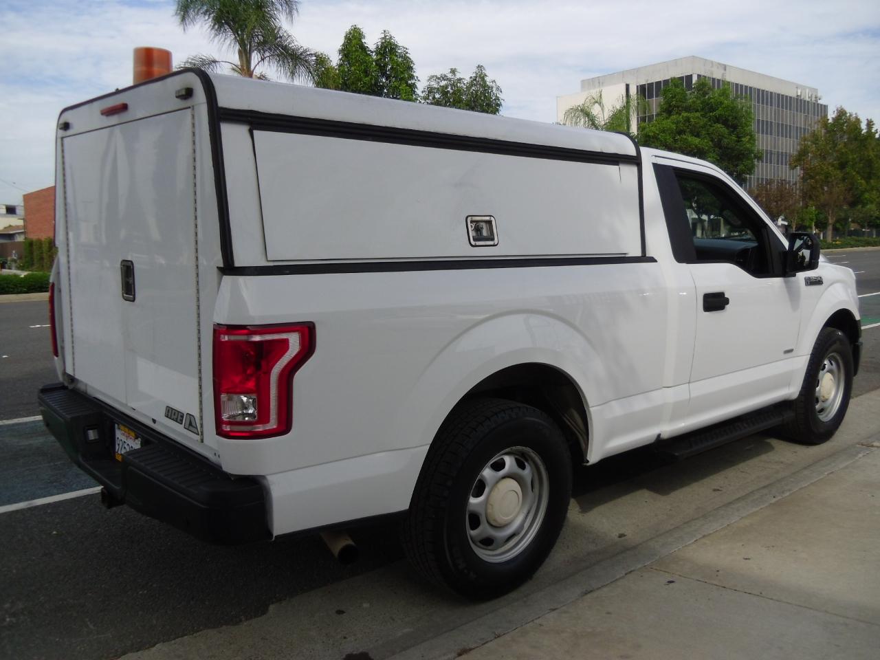 Ford F-150 2WD Reg Cab 122.5" XL 2015