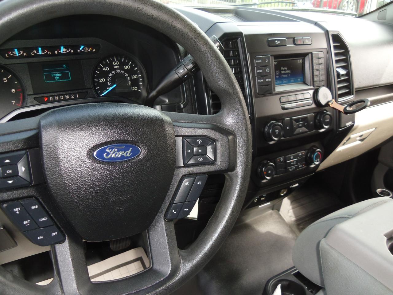 Ford F-150 2WD Reg Cab 122.5" XL 2015