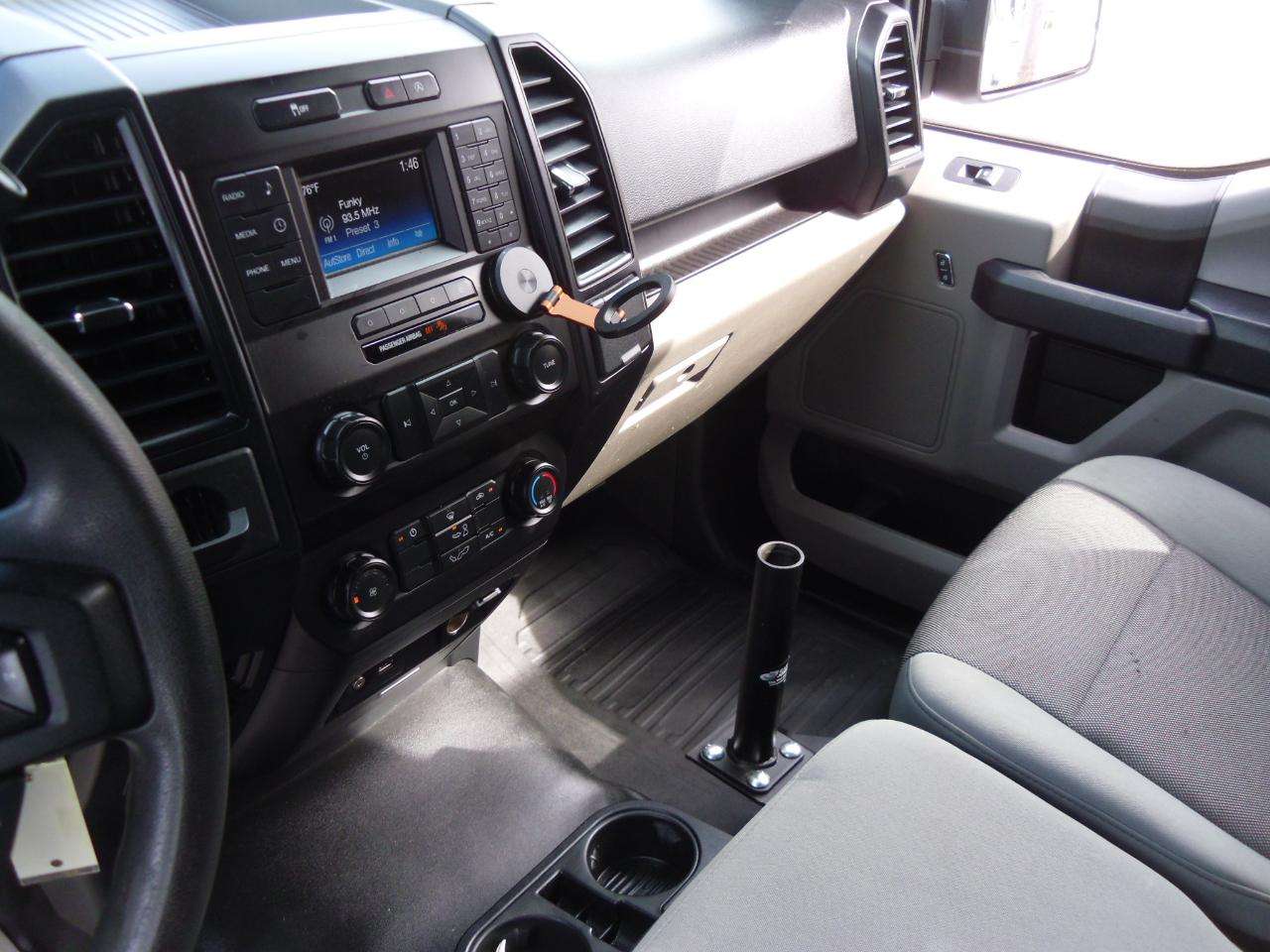 Ford F-150 2WD Reg Cab 122.5" XL 2015