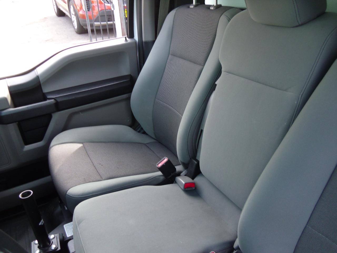 Ford F-150 2WD Reg Cab 122.5" XL 2015