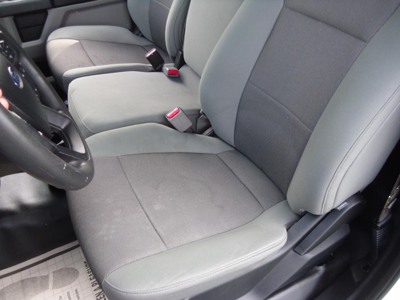 Ford F-150 2WD Reg Cab 122.5" XL 2015