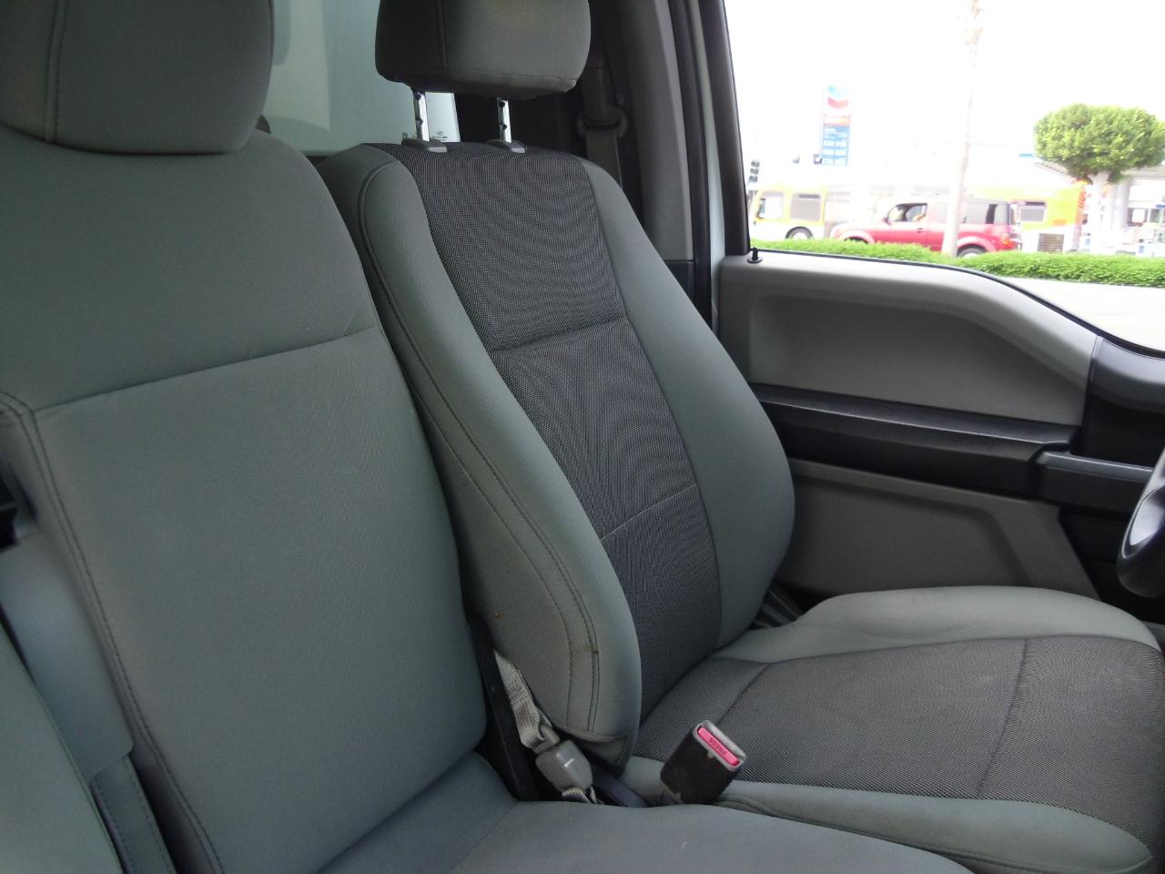 Ford F-150 2WD Reg Cab 122.5" XL 2015