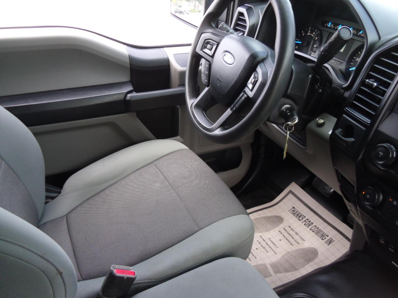 Ford F-150 2WD Reg Cab 122.5" XL 2015