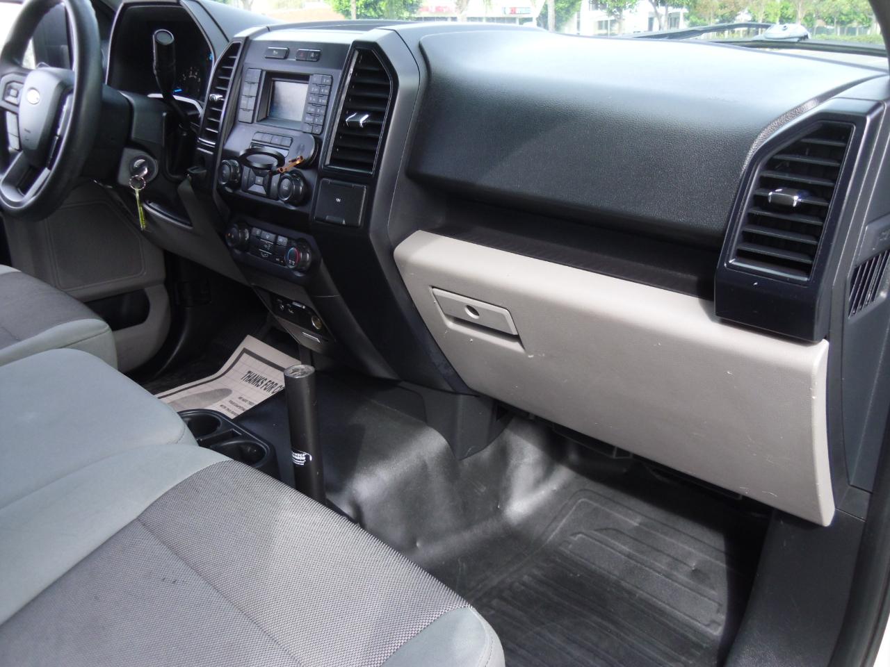 Ford F-150 2WD Reg Cab 122.5" XL 2015